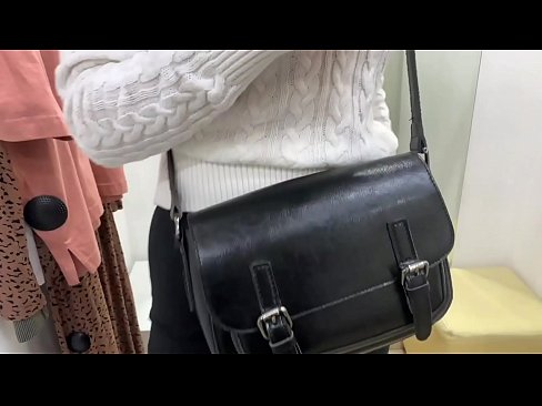 ❤️ Јавна мастурбација на младата кучка FeralBerry со дилдо во фитинг просторијата ️❌ Порно видео на mk.sexvideosex.top ﹏